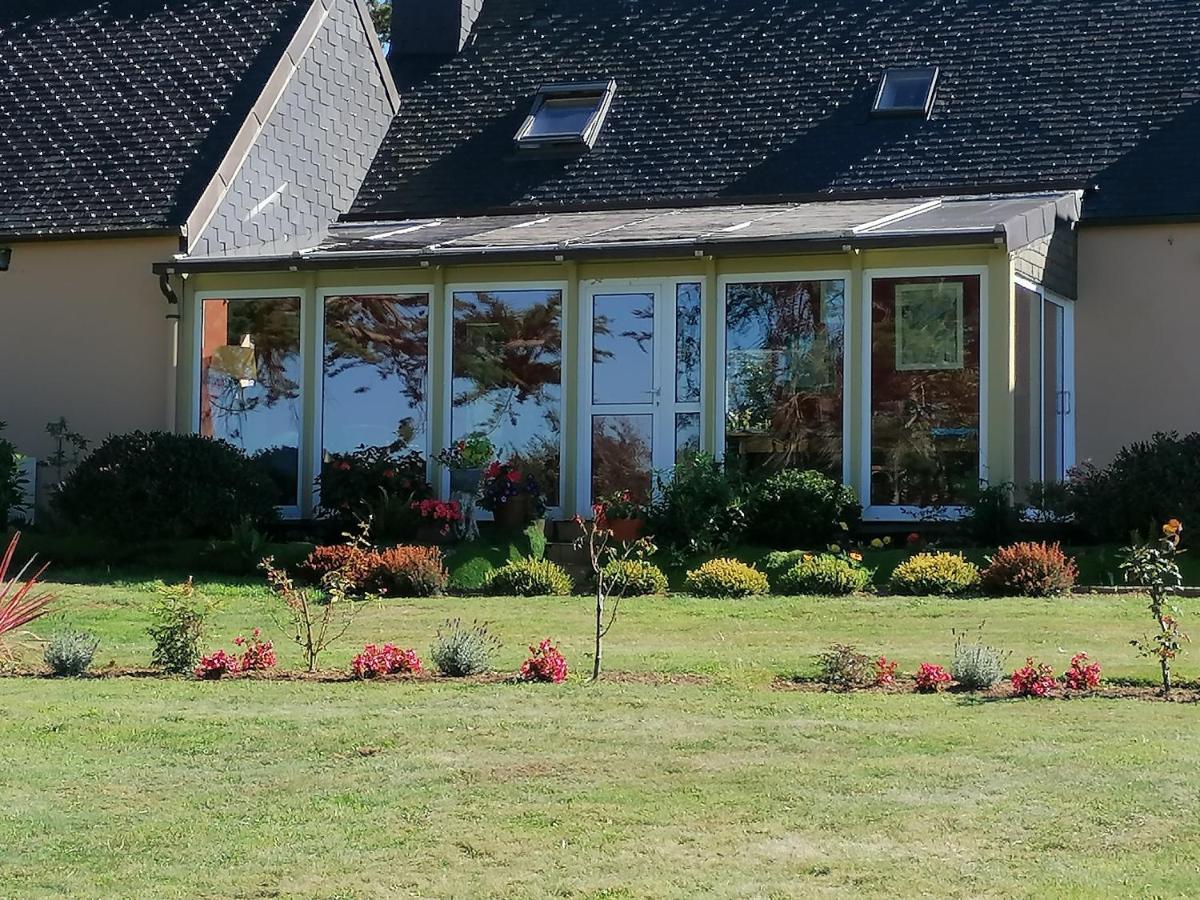 La Tour Du Bois Dormant Bed and Breakfast Plozévet Eksteriør billede