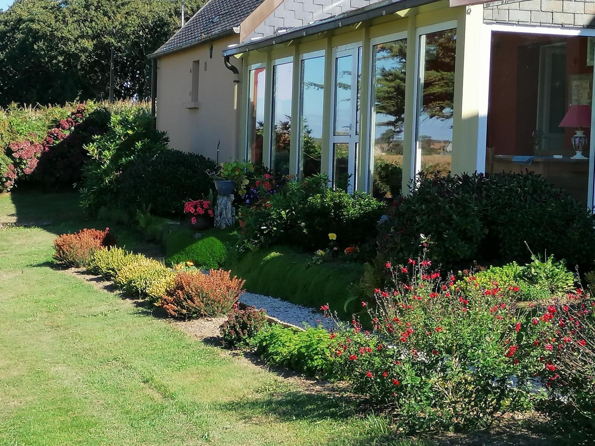 La Tour Du Bois Dormant Bed and Breakfast Plozévet Eksteriør billede